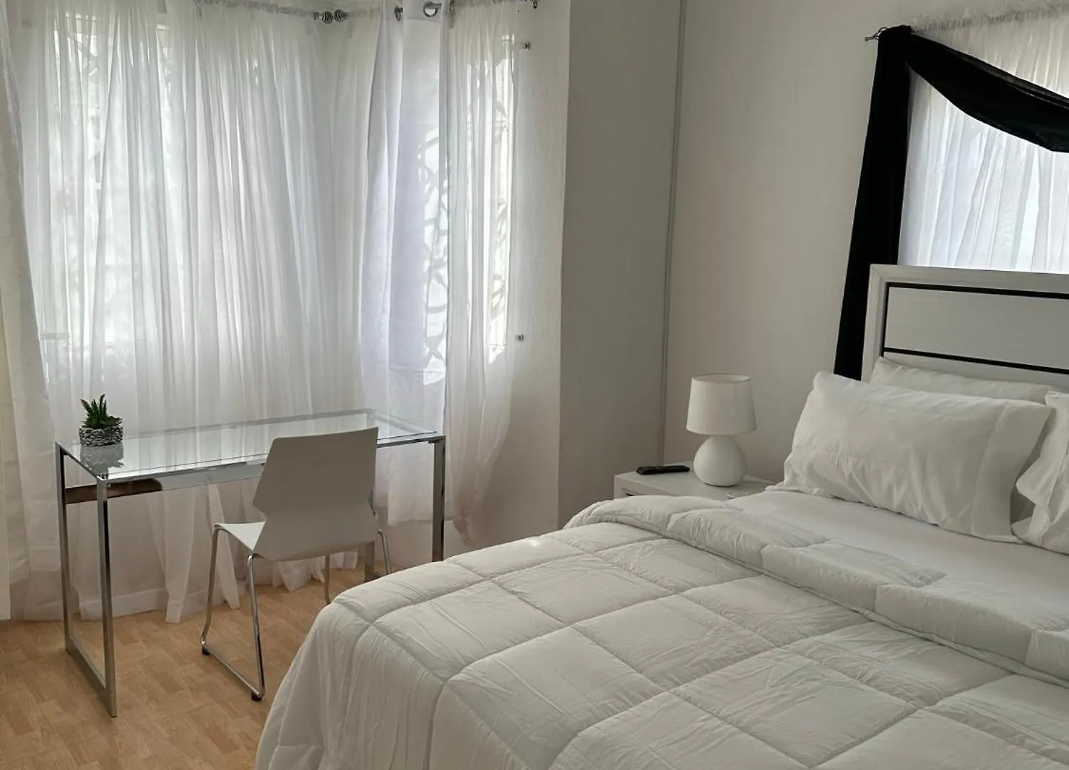 Eagles Nest Villa House Ac Tv Wifi Fan Luxury Modern Albion Country house