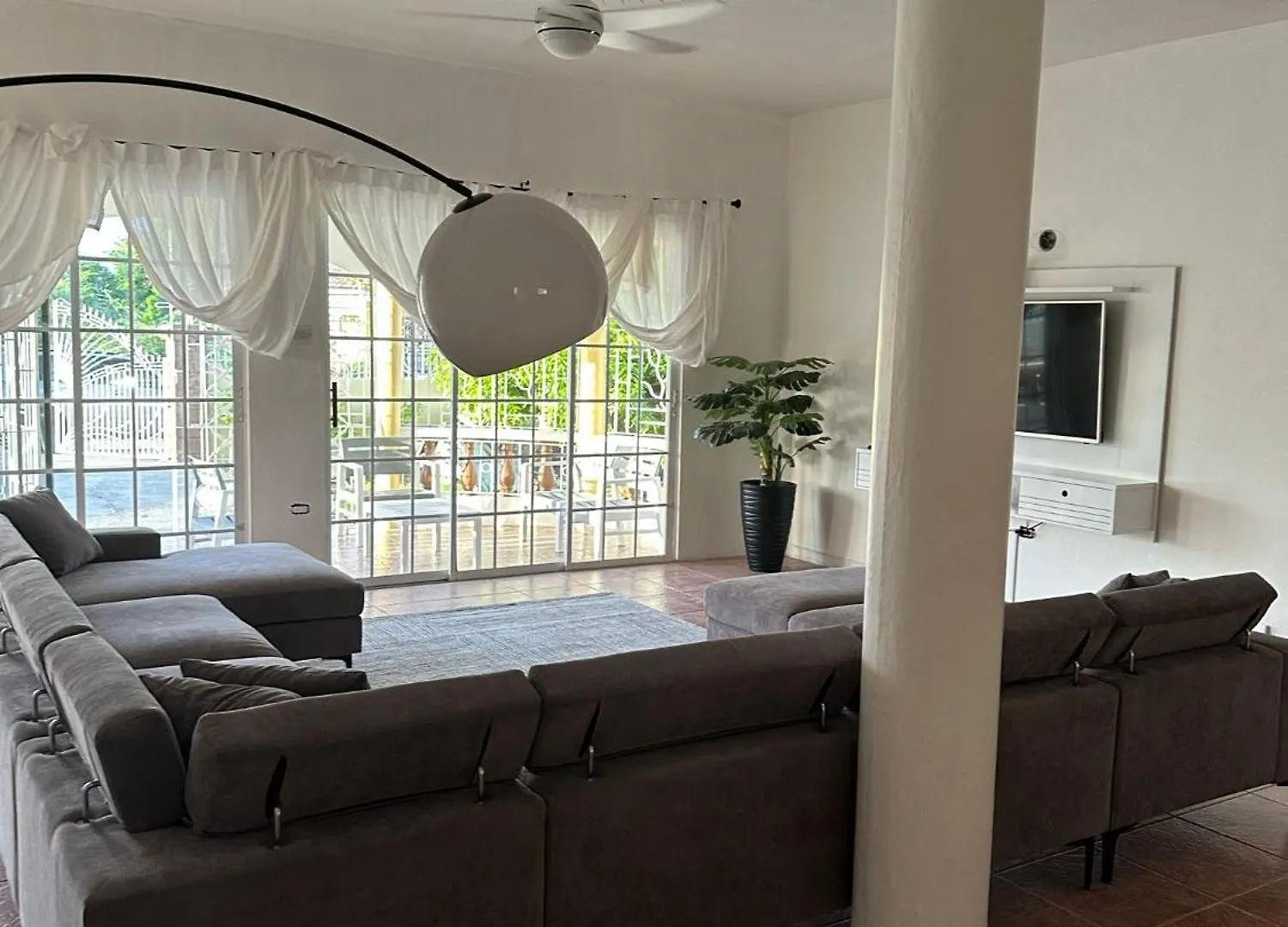 Eagles Nest Villa House Ac Tv Wifi Fan Luxury Modern Albion